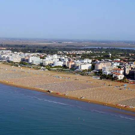 Stunning Big Balcony - Pool - Parking - Airco - Washing Machine Apartment